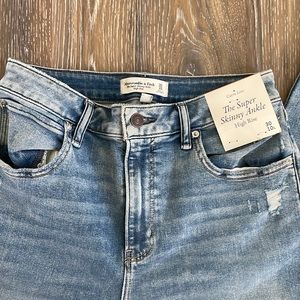 Abercrombie & Fitch High Rise Skinny Jean